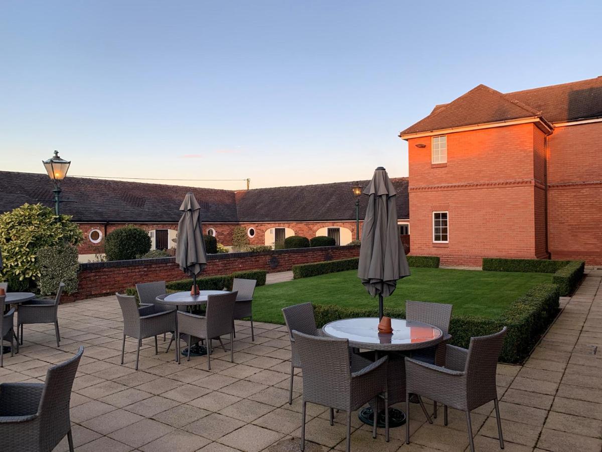 Hunters Lodge Hotel Crewe Exterior foto